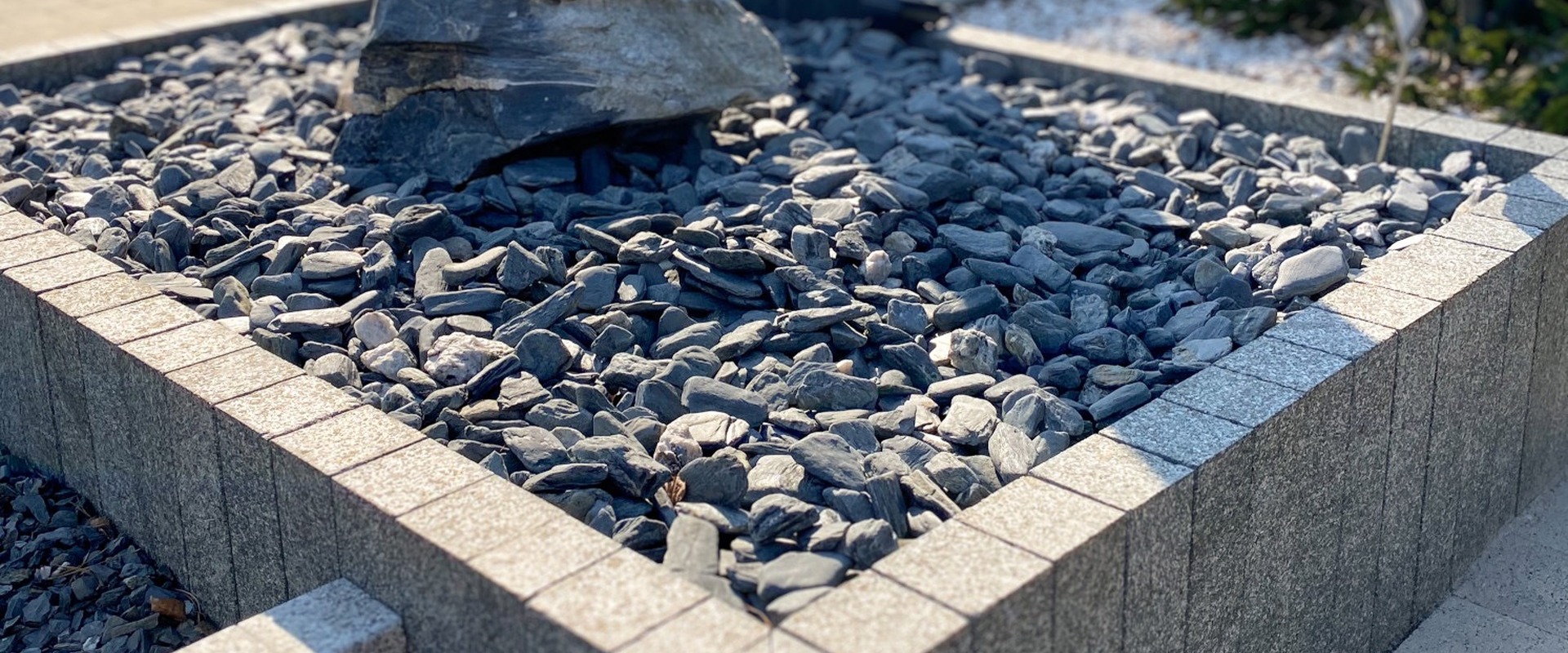 Dark Stone Antico_banner_1920x800